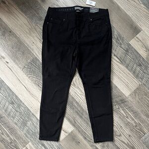 Torrid NWT Bombshell skinny high rise stretch Women's Black Jeans size 20R